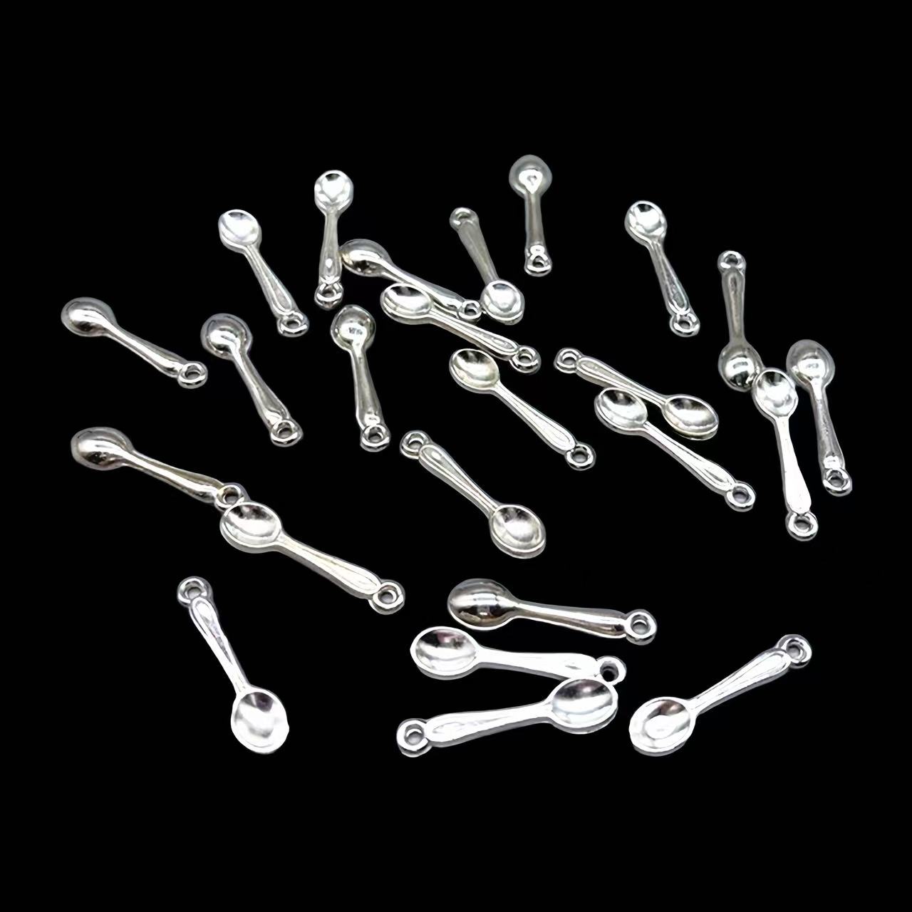 100 pezzi di ciondoli a cucchi - Gold Cutlery Flatware recensione e prezzo